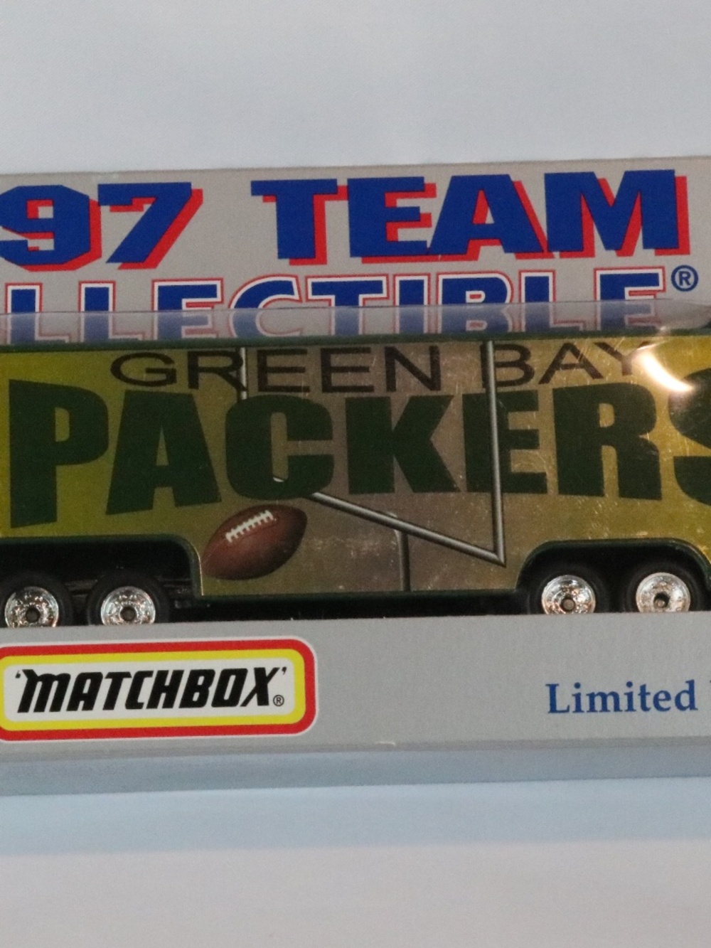 Green Bay Packers 1997 Team Collectible Matchbox Semi Tractor Trailer Diecast
